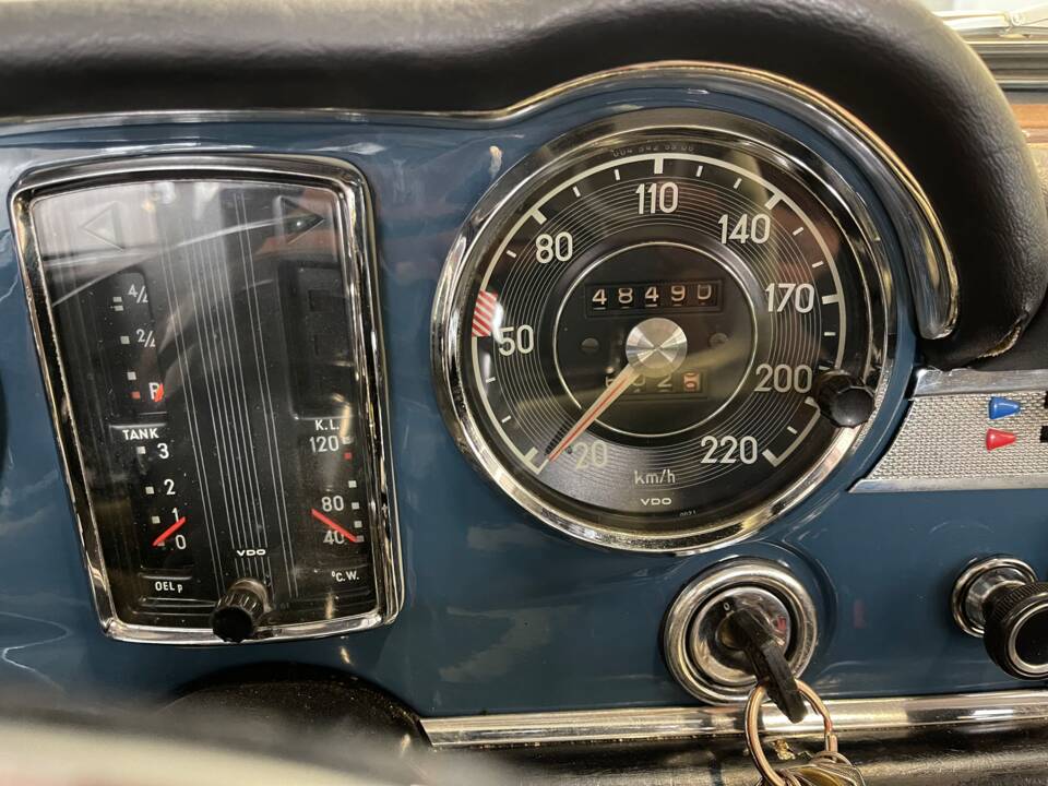 Imagen 10/17 de Mercedes-Benz 280 SL (1968)