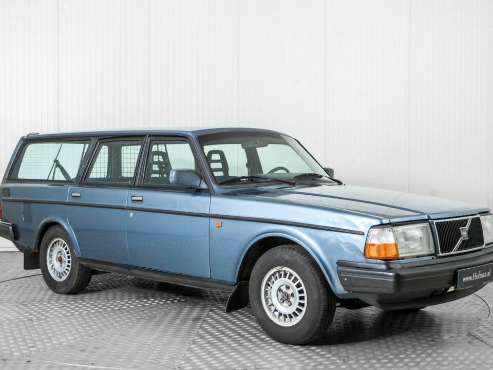 Image 5/50 de Volvo 240 Turbo (1983)