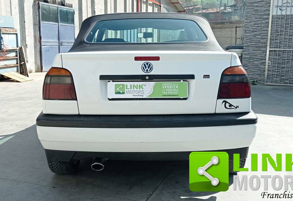 Immagine 9/10 di Volkswagen Golf III Cabrio 1.6 (1997)