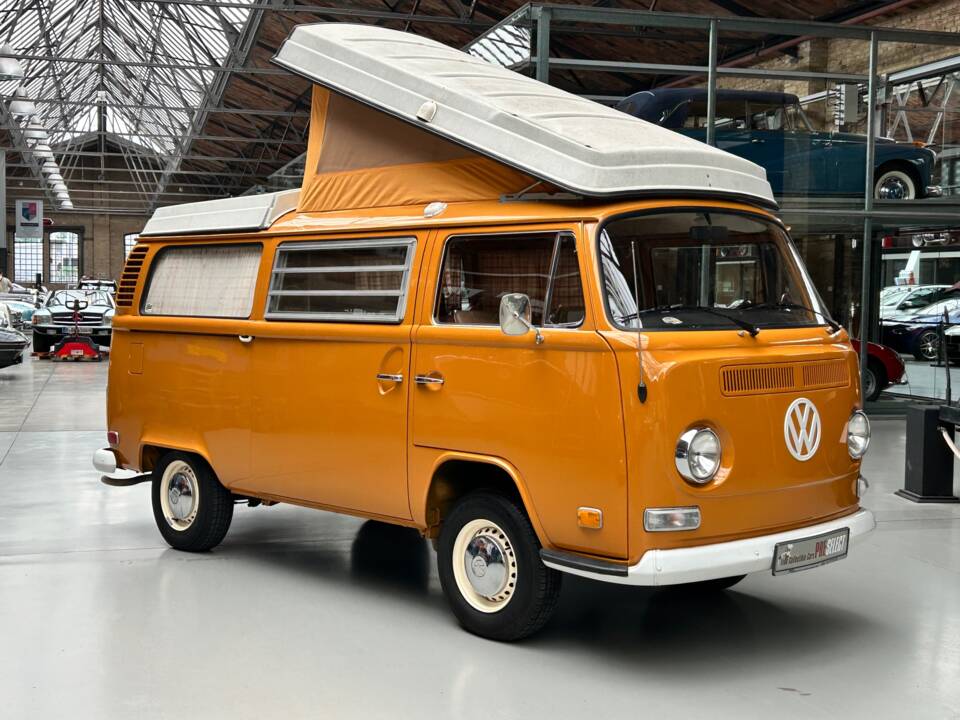 Image 1/32 of Volkswagen T2b Westfalia (1972)