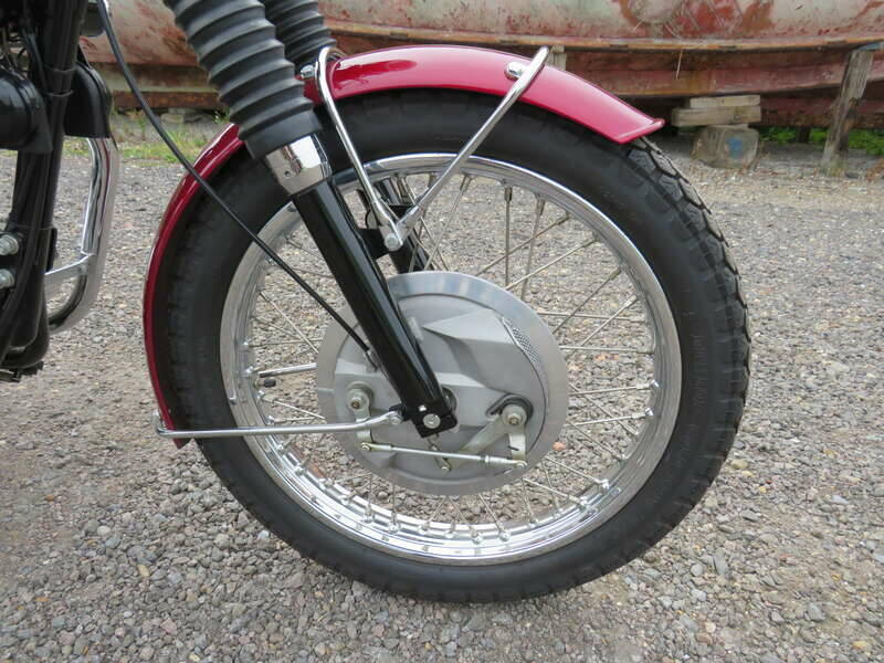 Image 38/50 de Triumph DUMMY (1970)