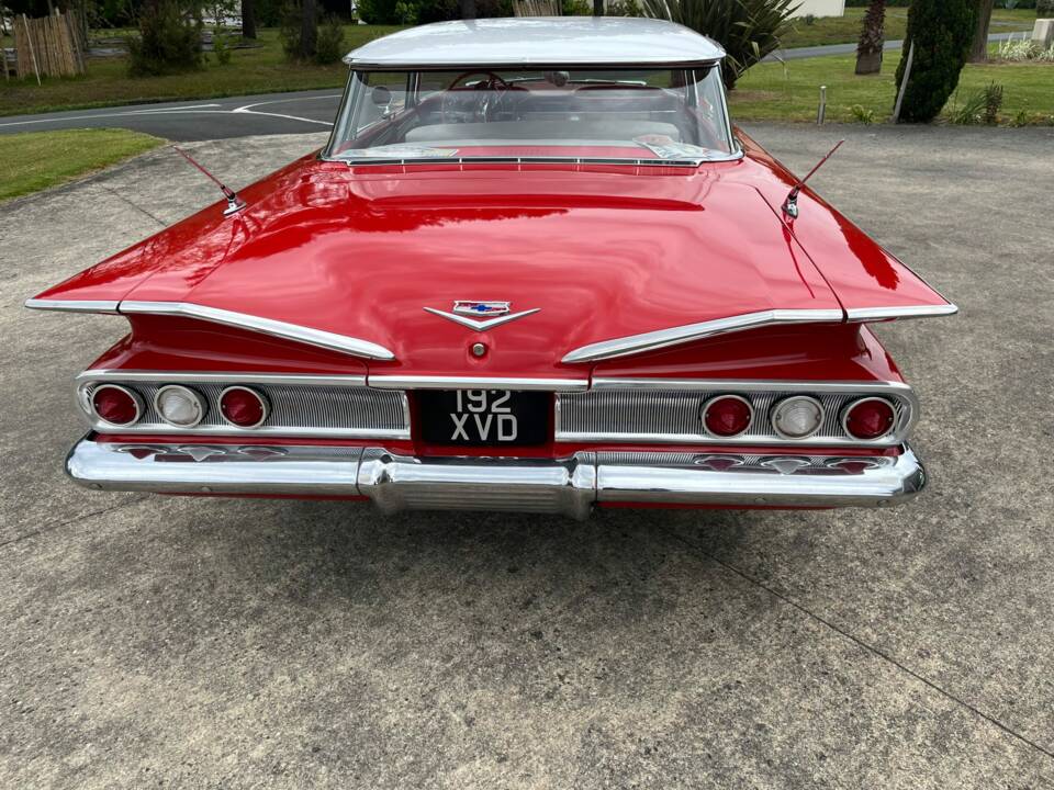 Image 5/7 of Chevrolet Impala Sedan (1960)