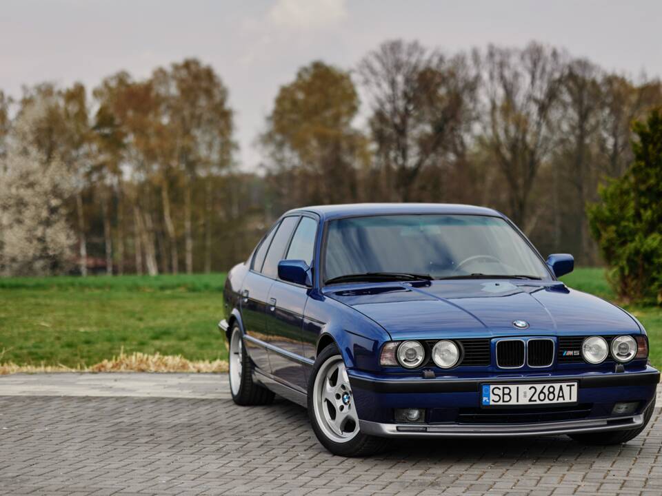 Immagine 4/74 di BMW M5 (1992)