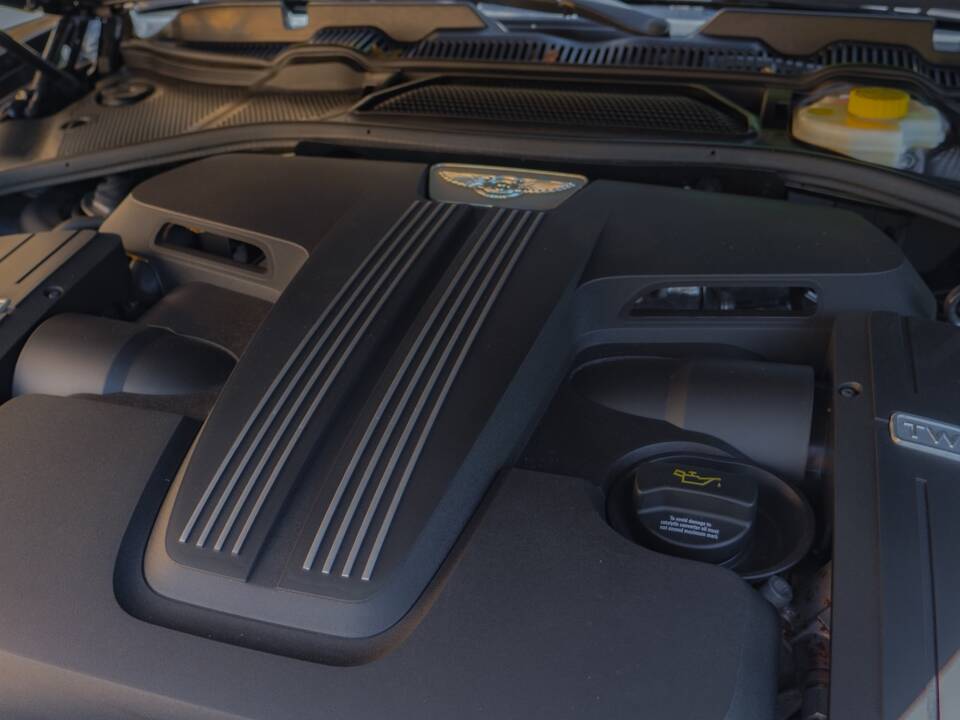 Imagen 63/68 de Bentley Flying Spur V8 S (2017)