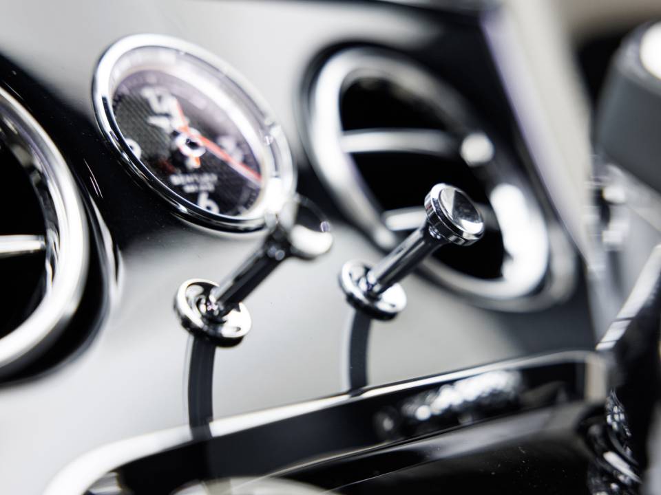 Image 17/46 de Bentley Continental GT (2019)