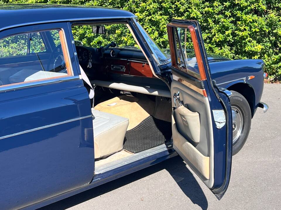 Image 7/14 of Rover 3 Litre Mk II (1965)