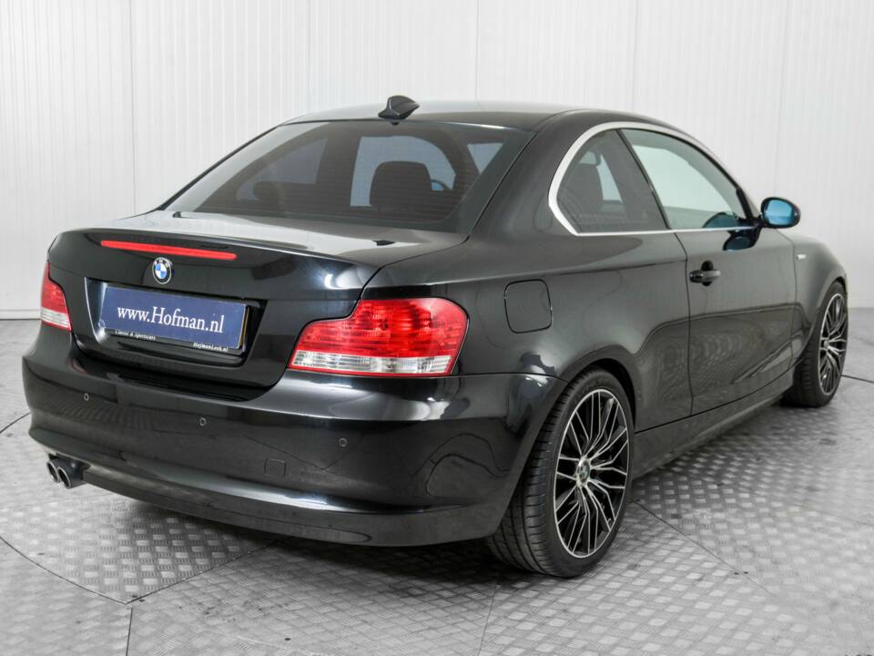 Image 26/50 of BMW 125i (2008)