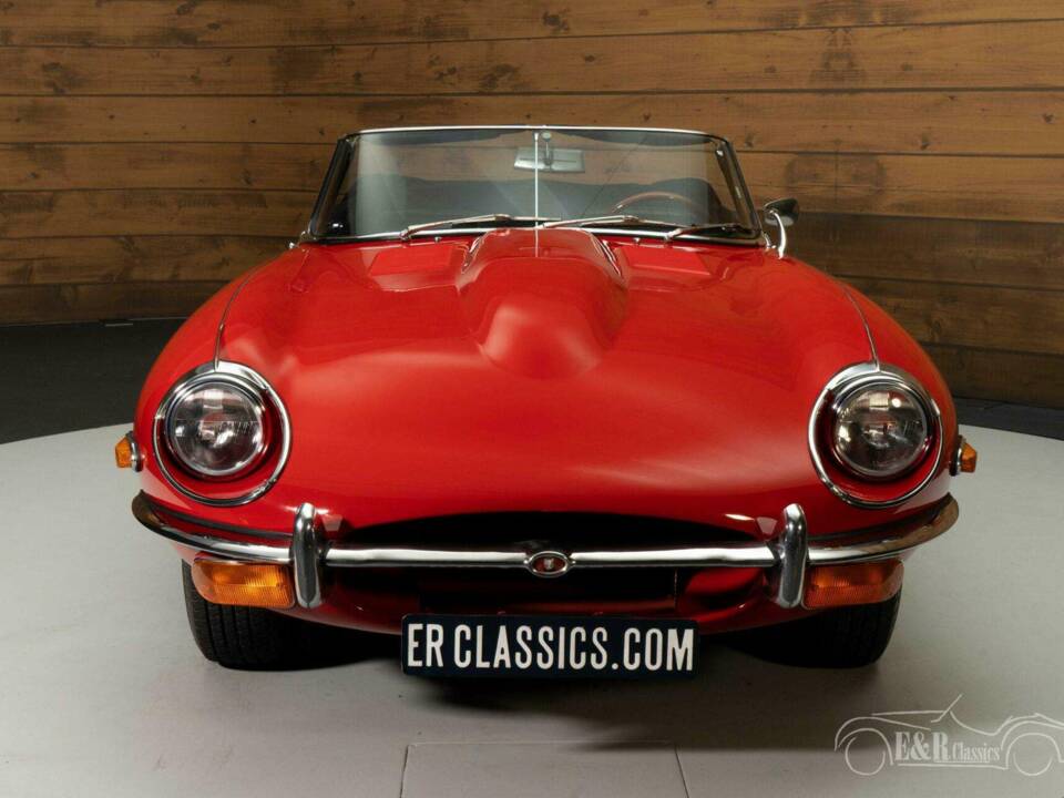 Image 5/19 de Jaguar E-Type (1969)