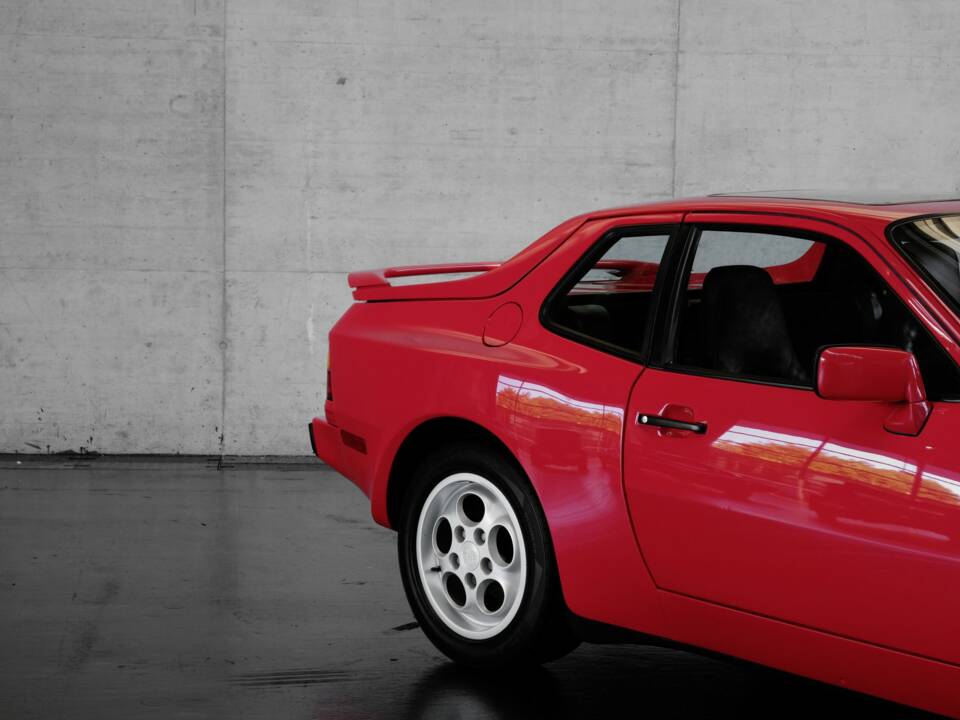 Bild 46/50 von Porsche 944 S2 (1990)
