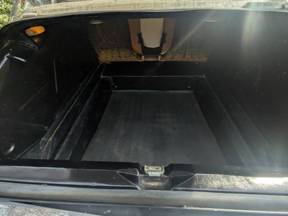 Image 26/31 of Citroën D Spécial (1974)