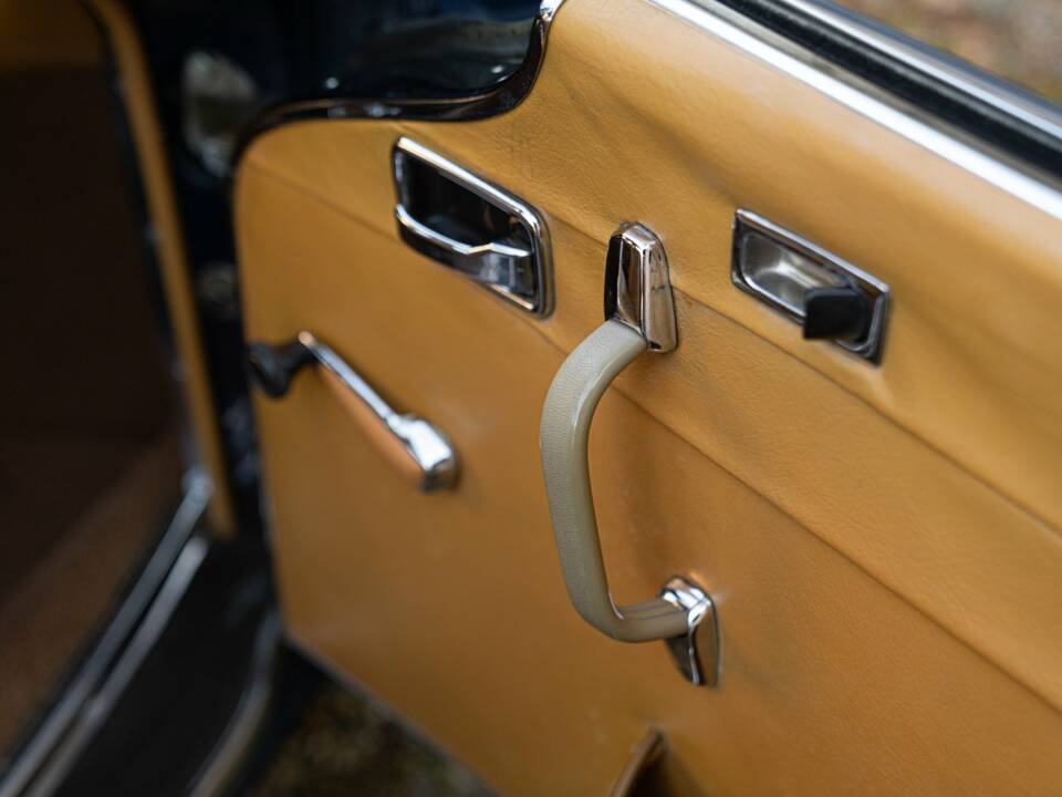 Imagen 29/50 de Mercedes-Benz 280 SL (1969)