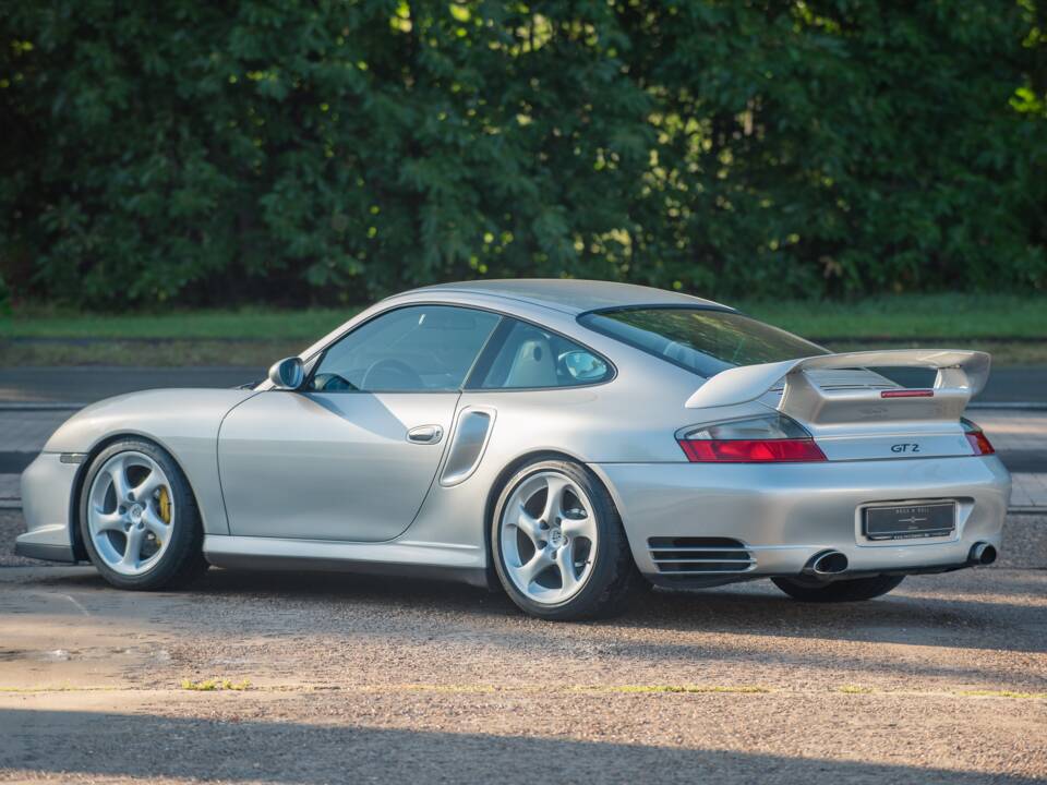 Bild 8/37 von Porsche 911 GT2 (2003)