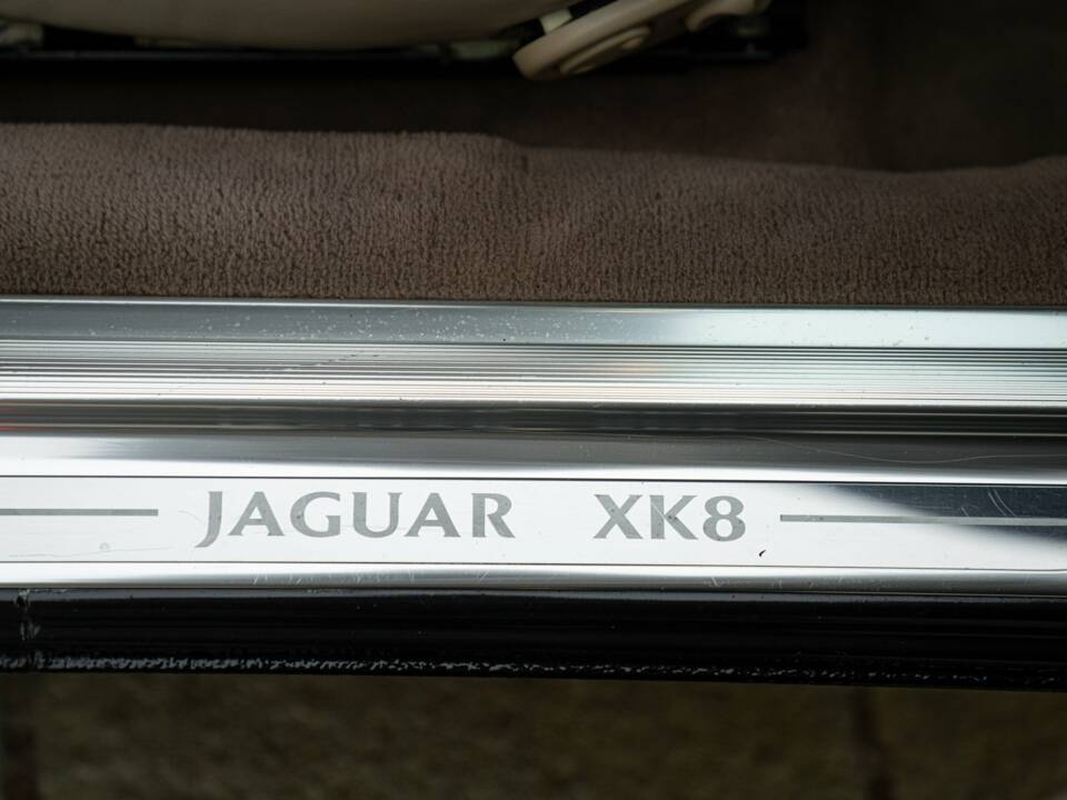 Bild 28/50 von Jaguar XK8 4.0 (2006)