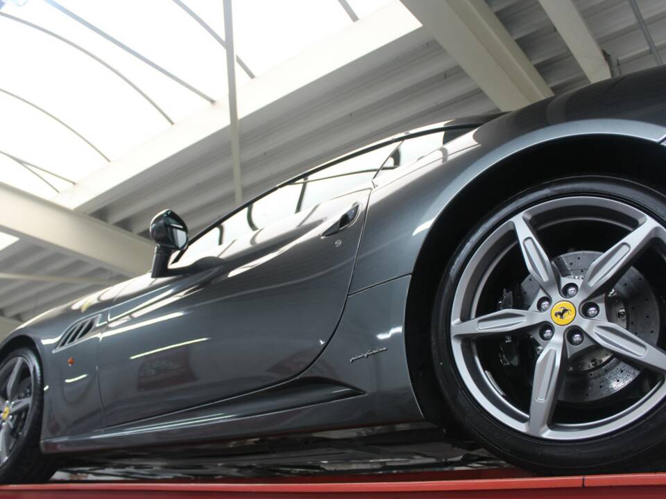 Bild 9/50 von Ferrari California (2010)