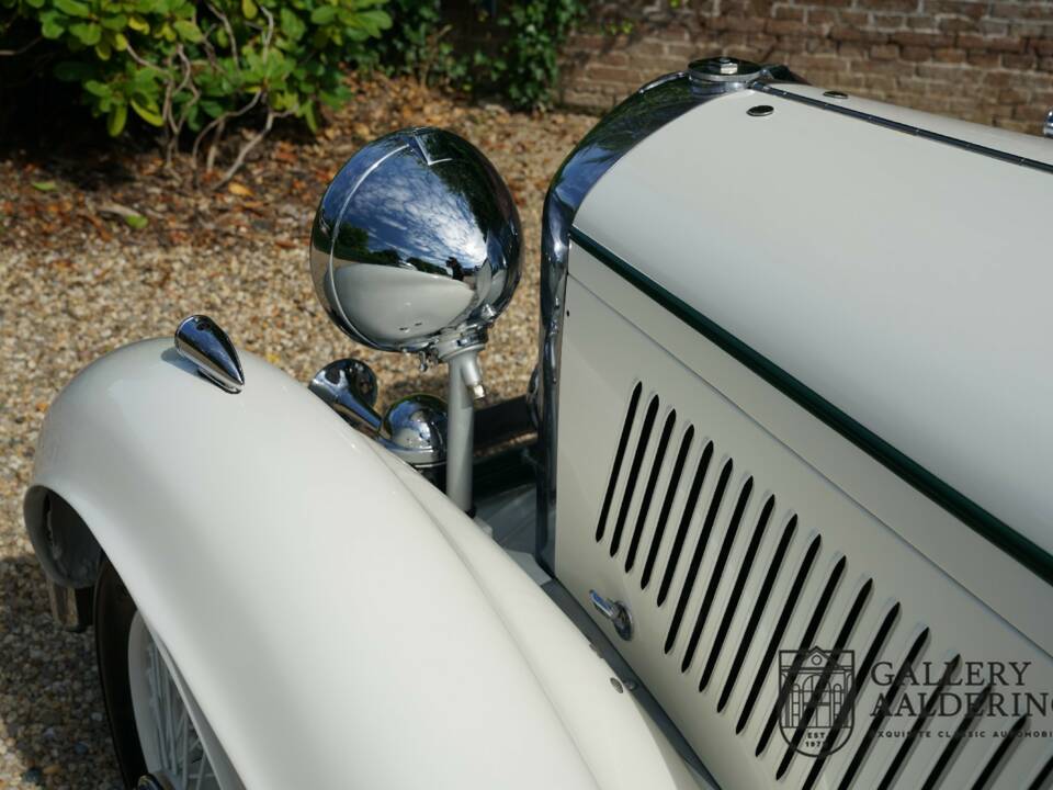 Bild 37/50 von Bentley 3 1/2 Liter Park Ward FHC (1933)