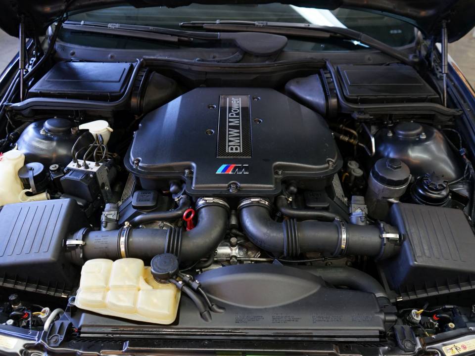 Image 31/40 of BMW M5 (2000)