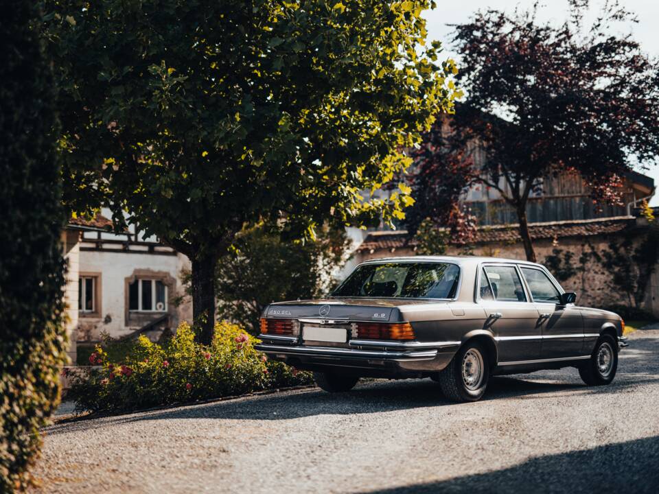 Afbeelding 6/16 van Mercedes-Benz 450 SEL 6,9 (1976)