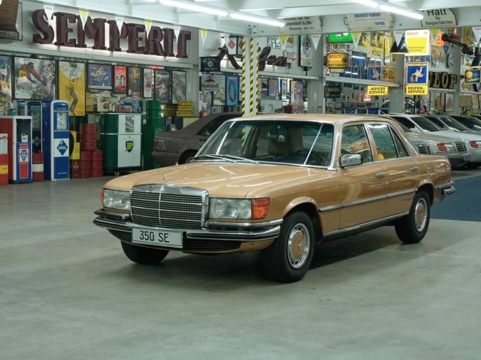 Image 2/50 de Mercedes-Benz 350 SE (1973)