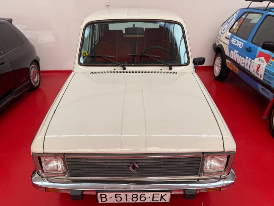 Image 1/19 of Renault R 6 GTL (1980)