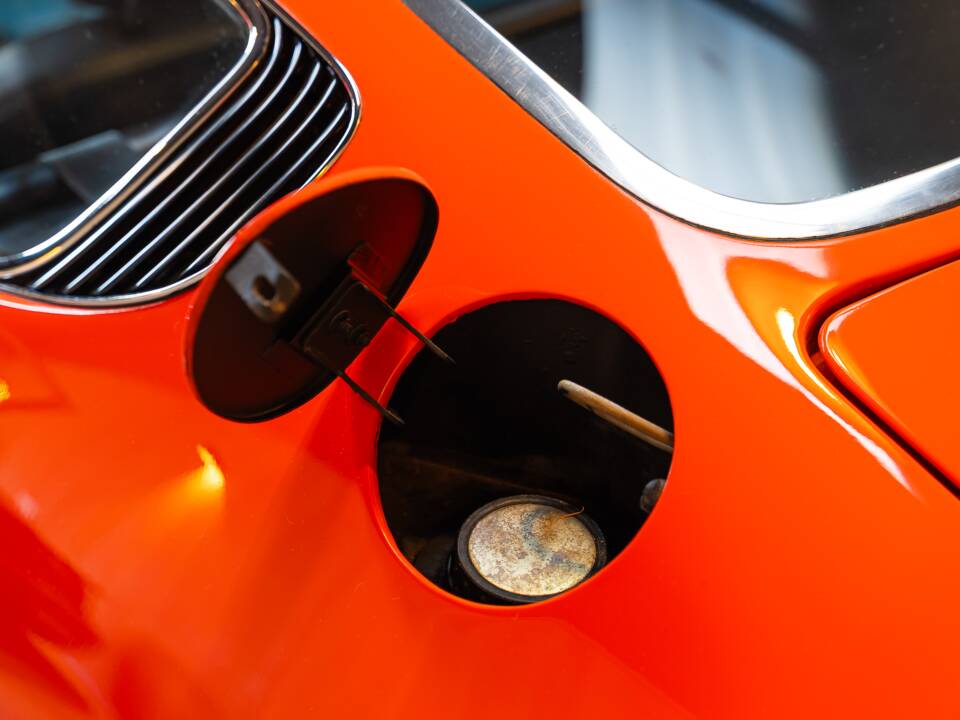 Image 16/74 of Ferrari 365 GTB/4 Daytona (1971)