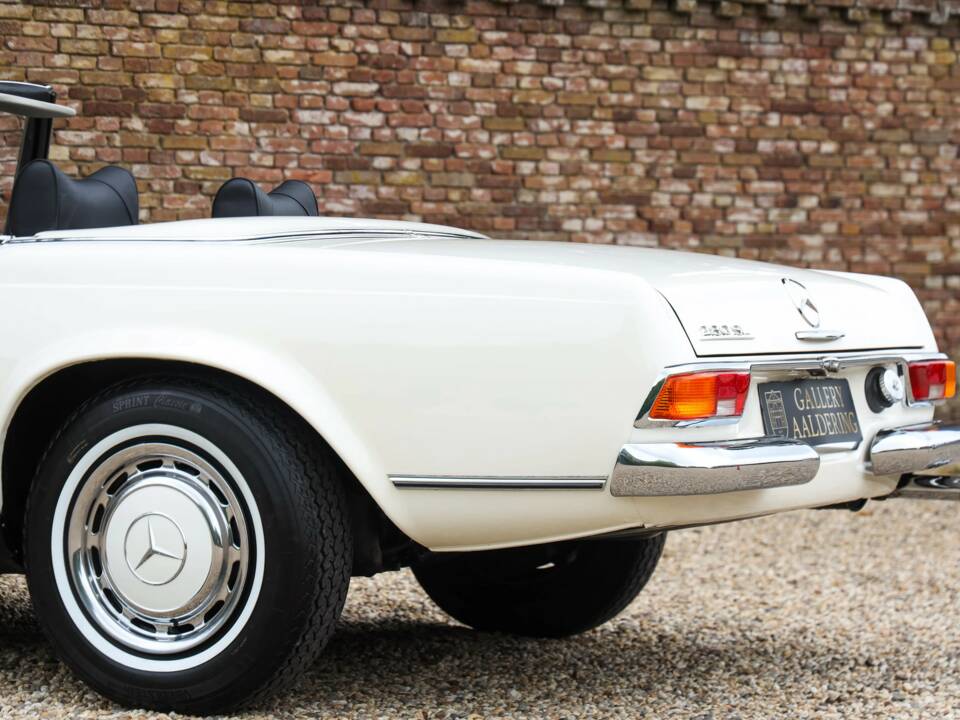 Image 44/50 de Mercedes-Benz 280 SL (1971)