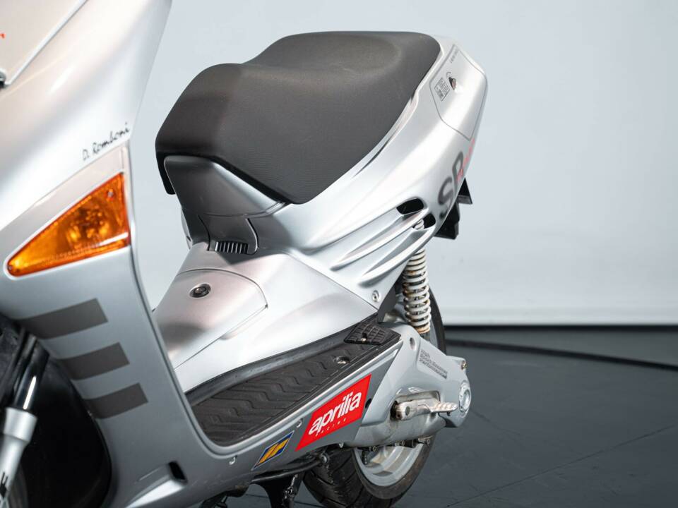 Image 27/29 de Aprilia SR 50 (1994)