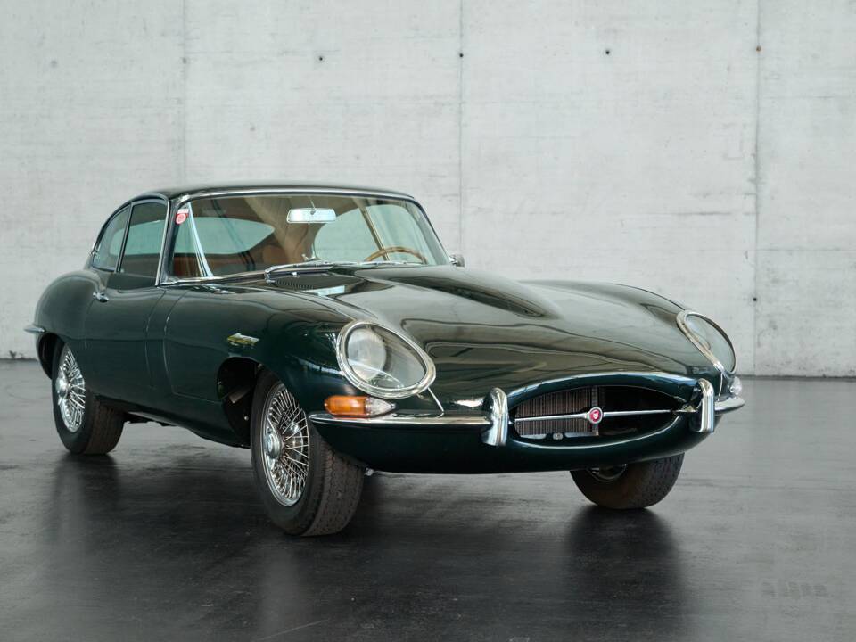 Image 21/50 de Jaguar E-Type (1970)