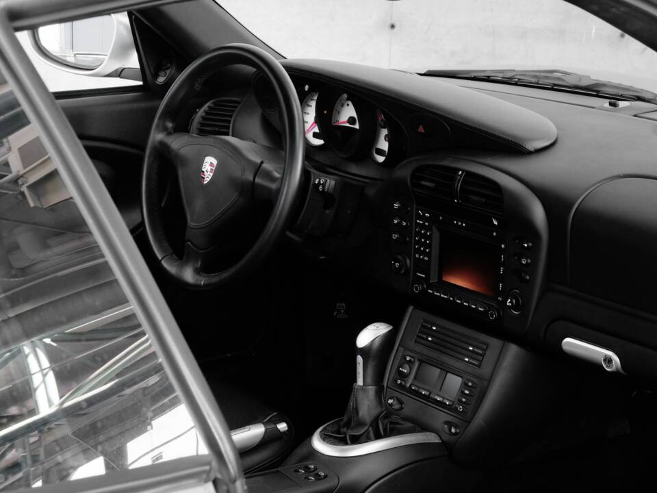 Image 24/49 of Porsche 911 Turbo (2002)