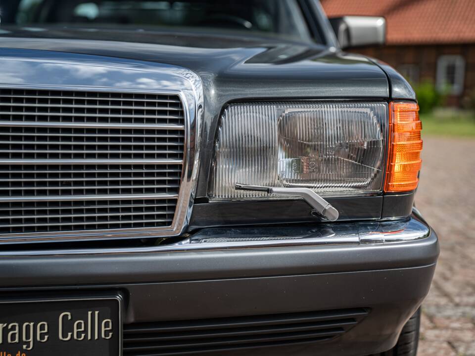 Image 5/91 of Mercedes-Benz 560 SEL (1990)