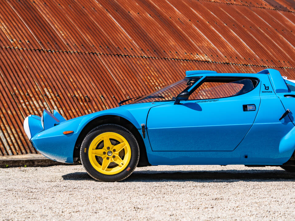 Image 18/46 of Lancia Stratos HF Stradale (1975)