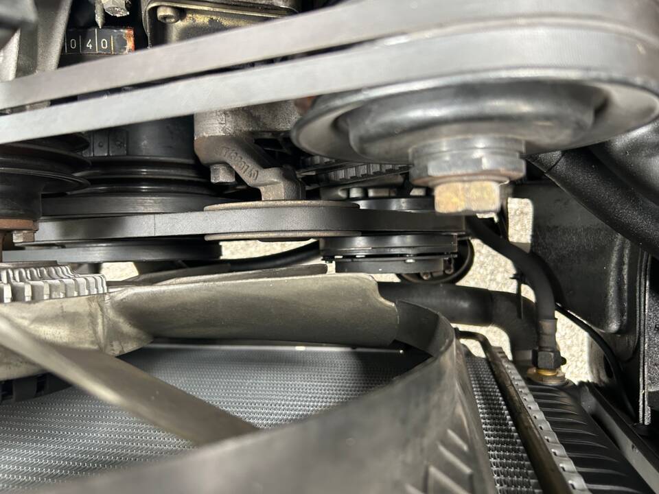 Image 31/36 of Mercedes-Benz 560 SL (1989)