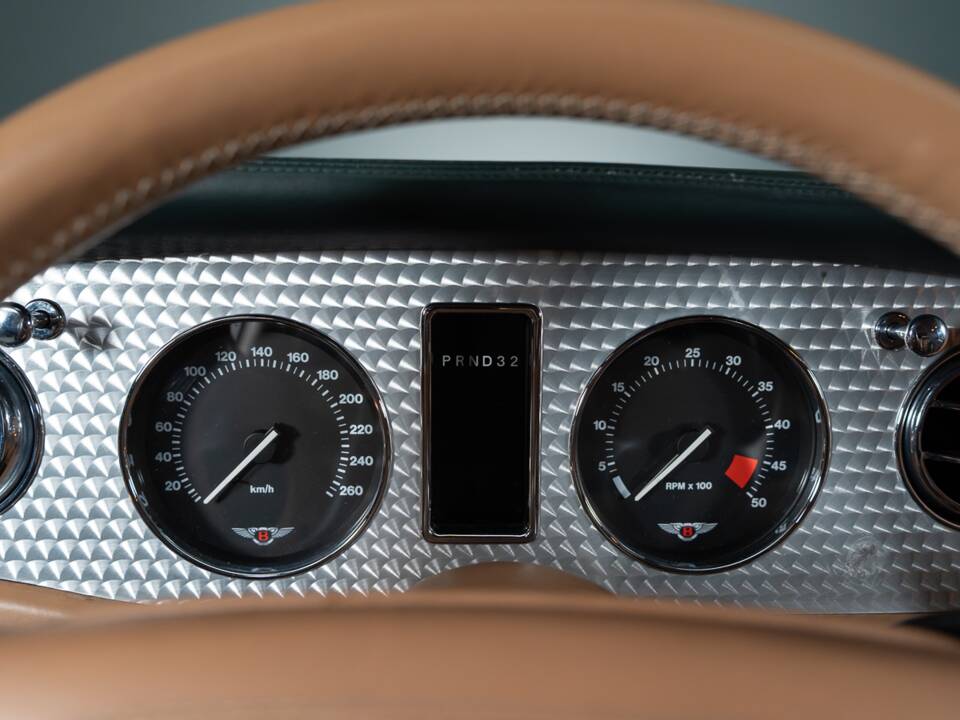 Image 26/43 of Bentley Continental T (1997)