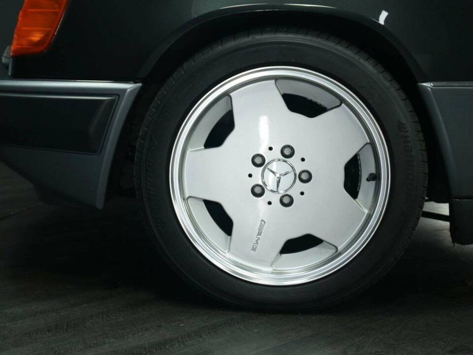 Bild 45/50 von Mercedes-Benz 300 CE-24 3.4 AMG (1993)
