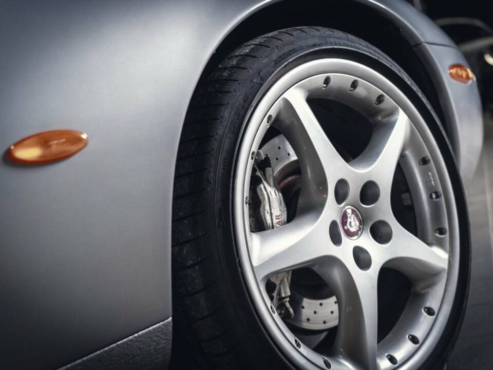 Image 4/15 of Jaguar XKR "Silverstone" (2000)