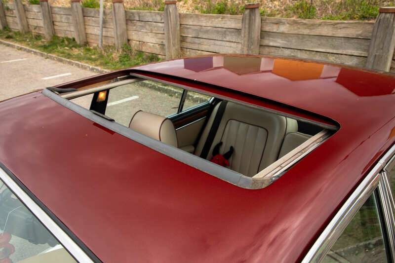 Image 26/50 of Daimler Double Six (1983)