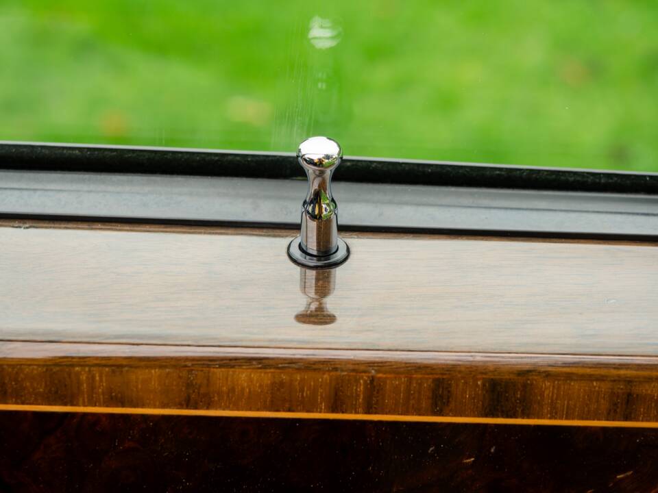 Bild 21/50 von Rolls-Royce Silver Spur Park Ward (1999)