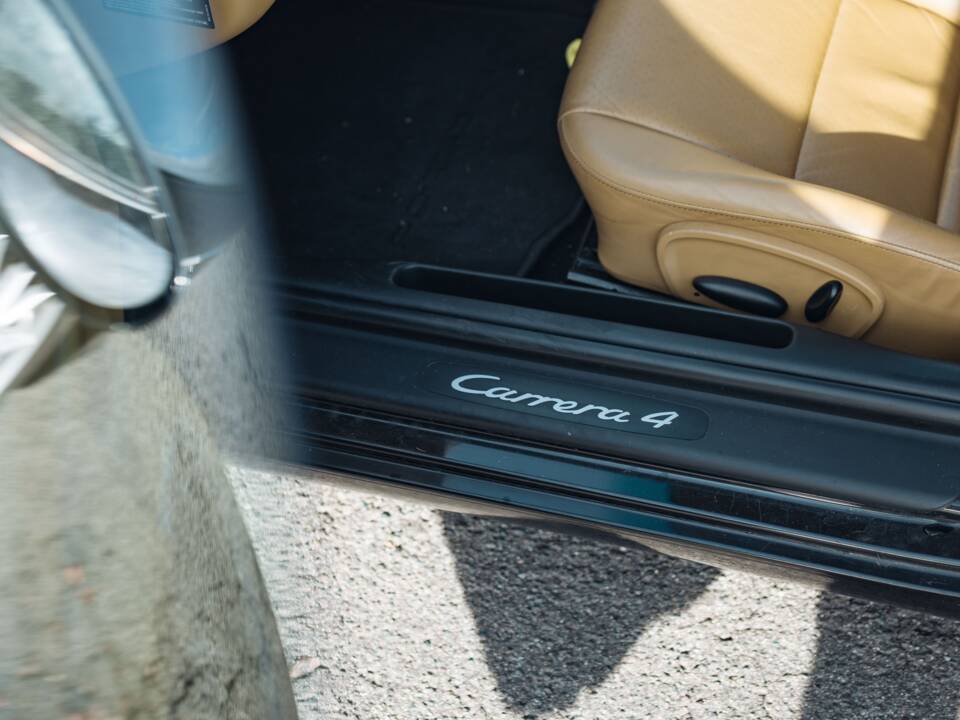 Image 11/50 of Porsche 911 Carrera 4 (2001)