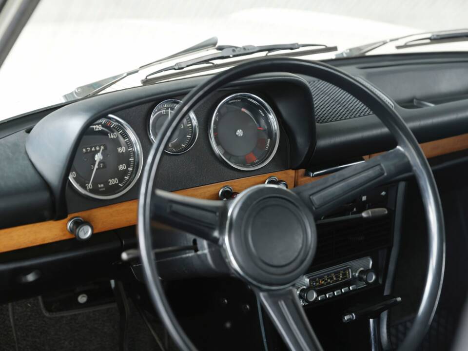Immagine 24/50 di BMW 2000 (1969)