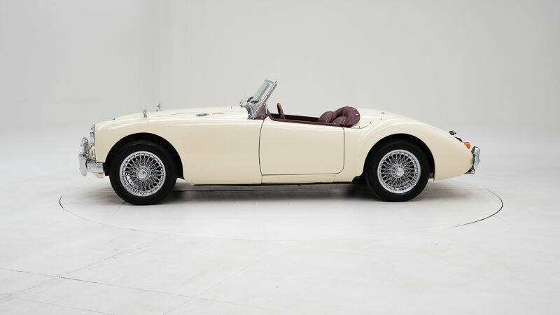 Image 8/15 de MG MGA 1600 (1962)