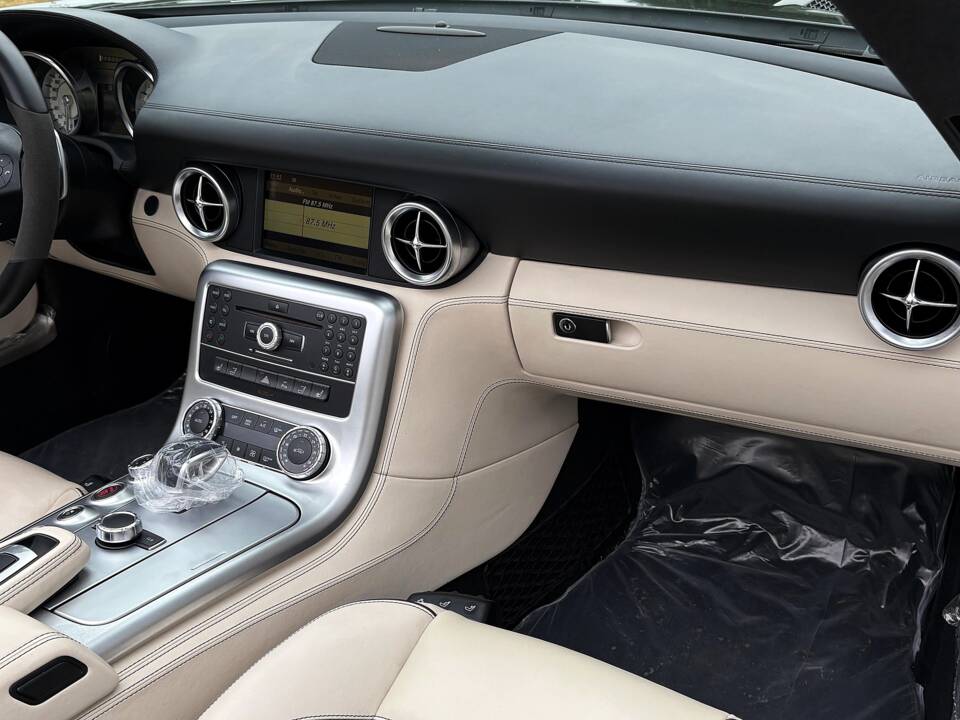 Image 24/28 of Mercedes-Benz SLS AMG Roadster (2012)