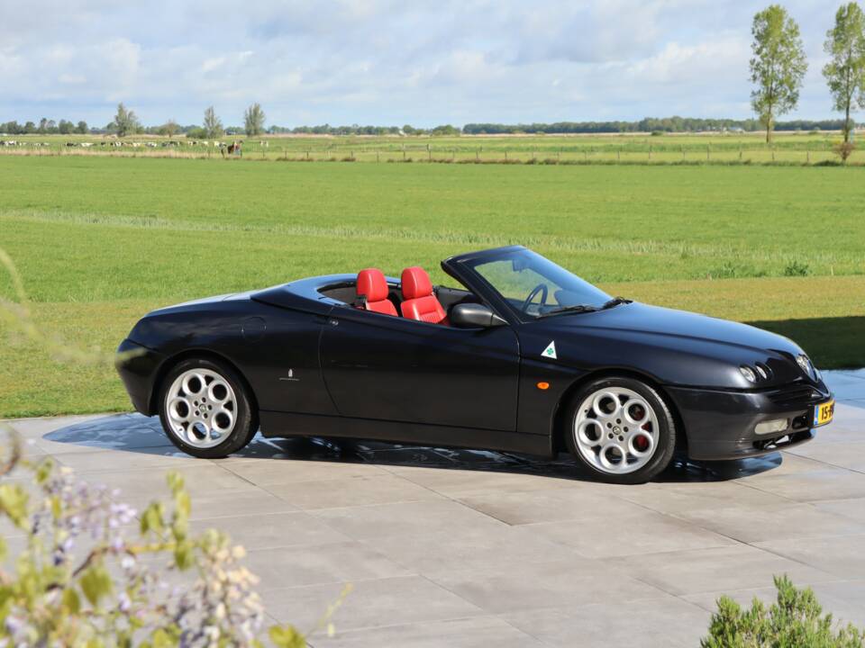 Image 40/50 of Alfa Romeo Spider 3.0 V6 24V (2001)