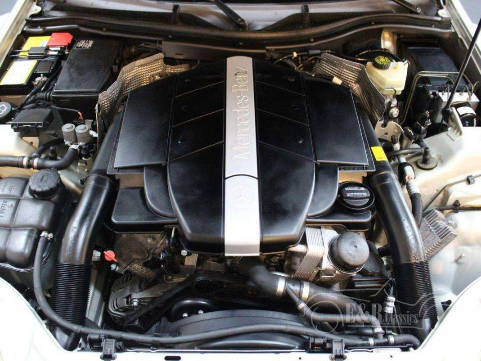 Image 3/19 of Mercedes-Benz SLK 320 (2000)