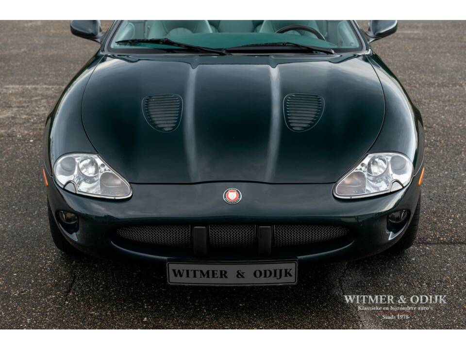 Bild 28/33 von Jaguar XKR (1999)