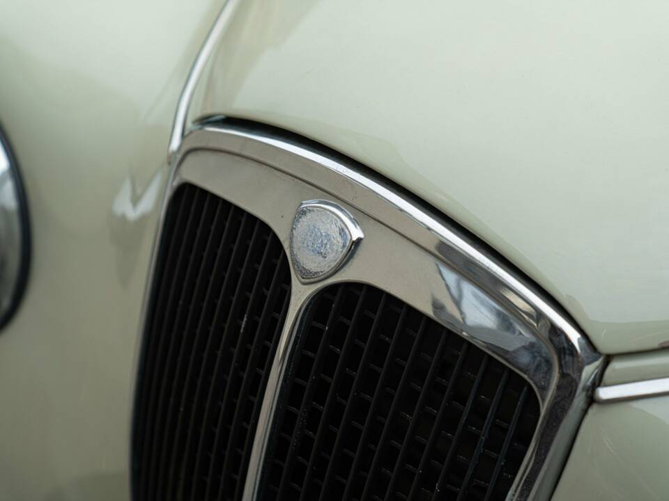 Image 15/50 of Lancia Appia C10 (1957)