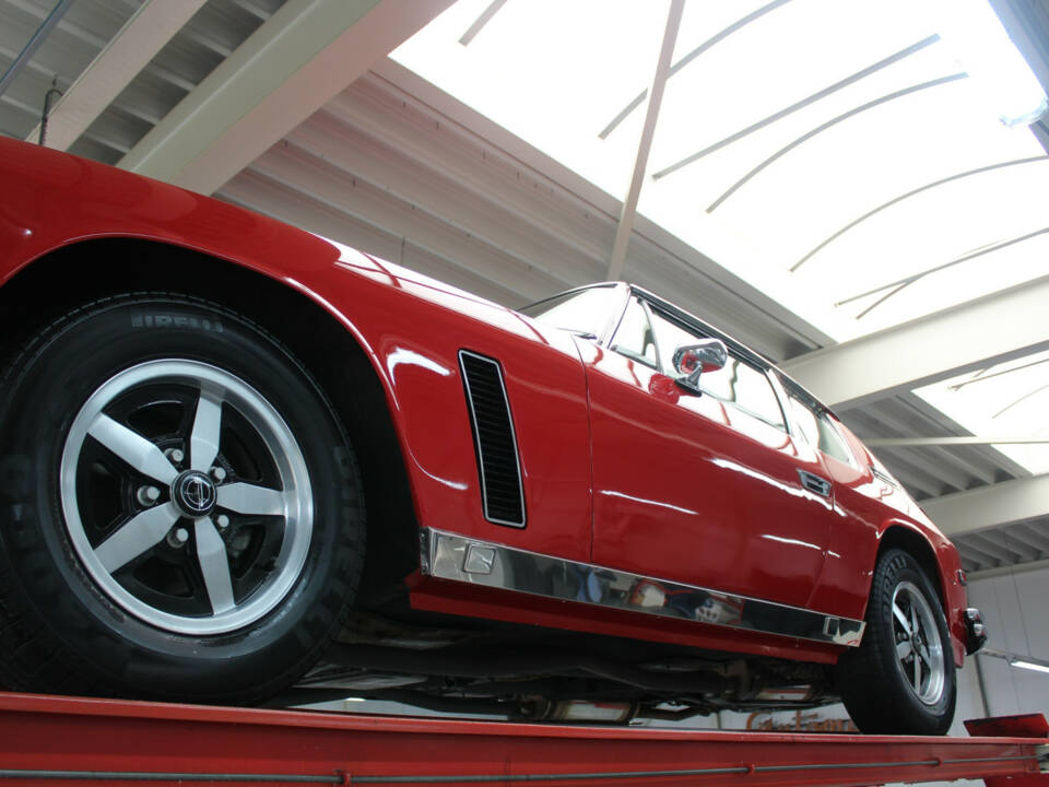 Image 8/50 of Jensen Interceptor MK III (1976)