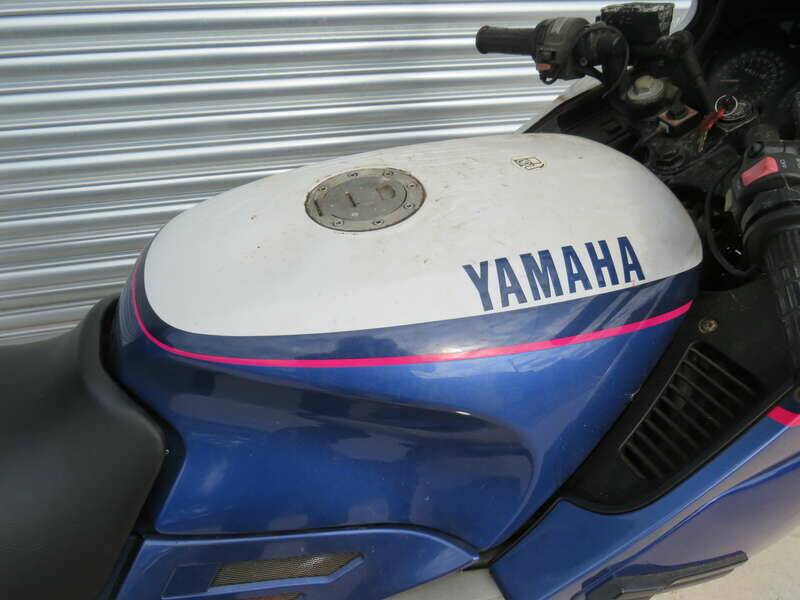 Image 10/34 of Yamaha FJ 1200 (1992)