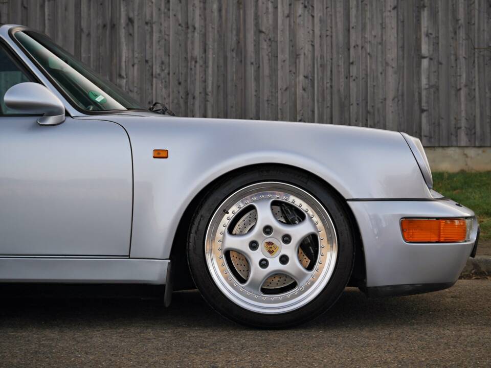 Image 12/37 de Porsche 911 Carrera 2 (WTL) (1992)