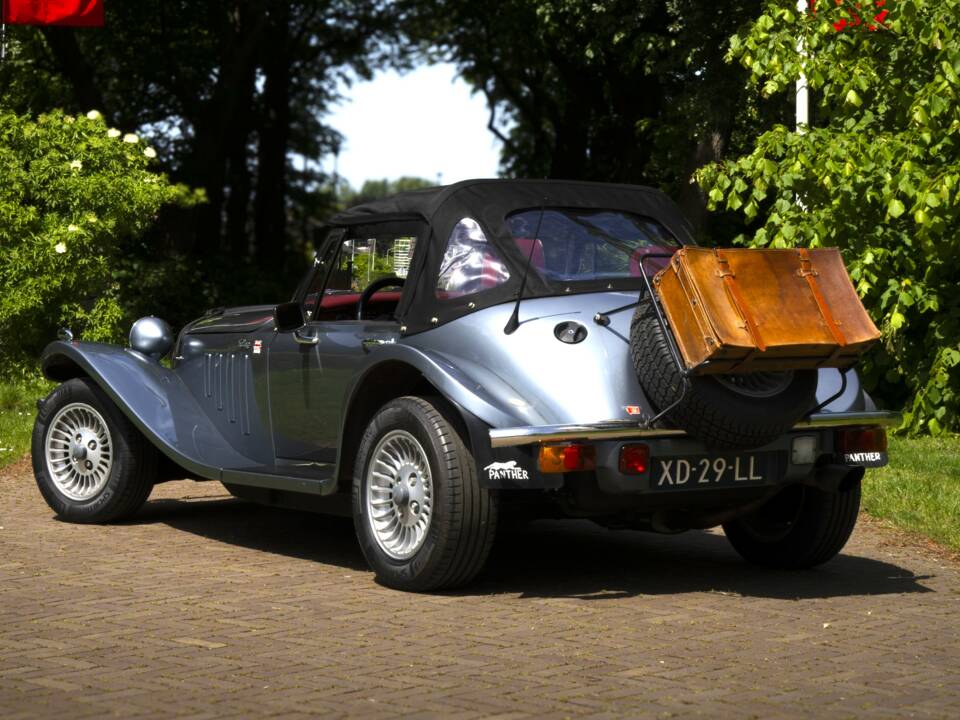 Image 2/31 of Panther Kallista (1989)
