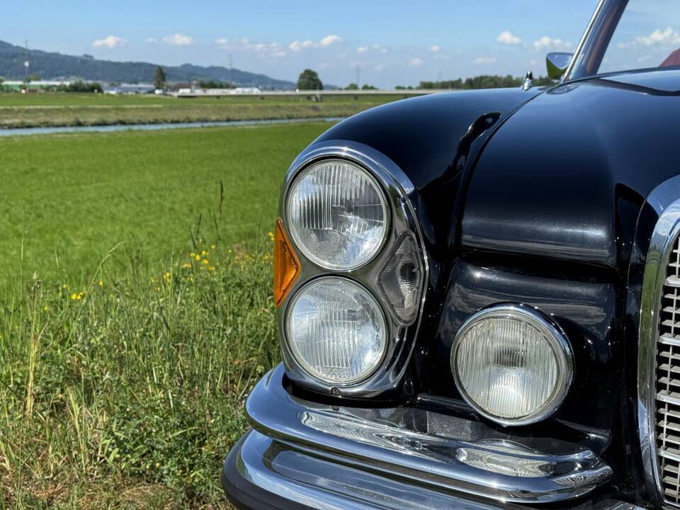 Bild 25/73 von Mercedes-Benz 280 SE 3,5 (1970)