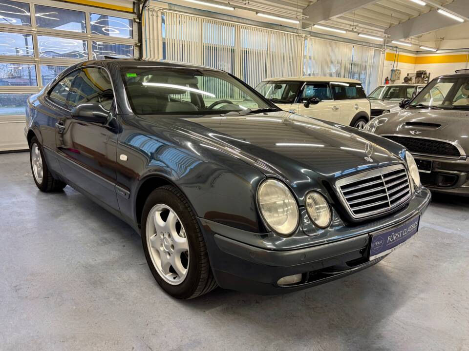 Imagen 4/16 de Mercedes-Benz CLK 430 (1999)